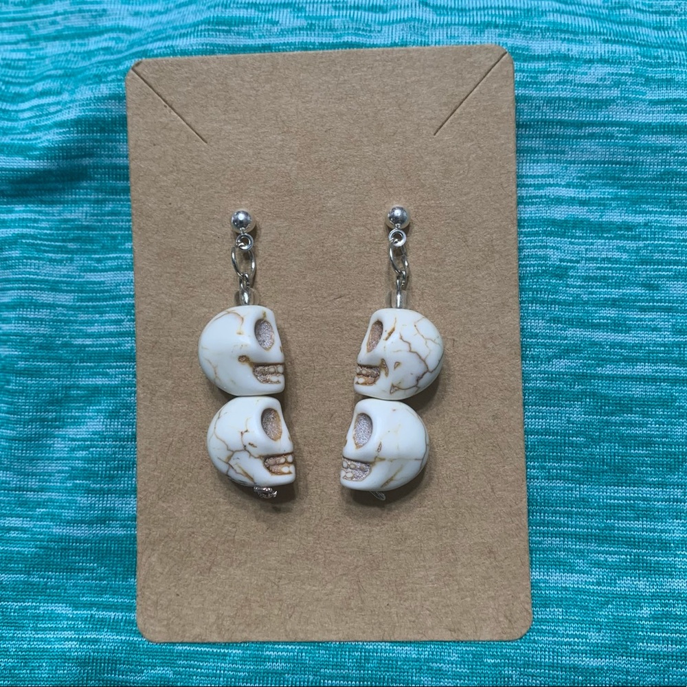 Double skull earrings